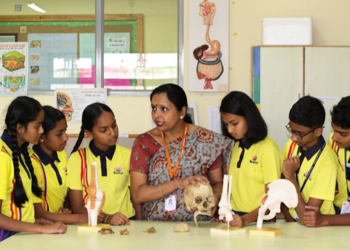 Interactive science learning session on human anatomy at NewAge World School, a top-ranked school in North Bangalore.